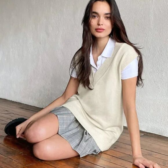 Aritzia Sunday Best Winston Wool Sweater Vest Whipped Cream Size Medium - Picture 2 of 7